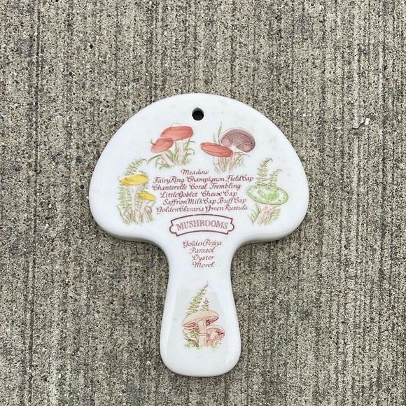Vintage Avon Weiss Ceramic Mushrooms Trivet Spoon Rest Wall Art Hand Painted - Picture 1 of 4